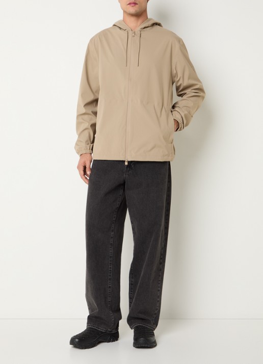Rains Suva softshell jack met capuchon - voorkant 3 beige