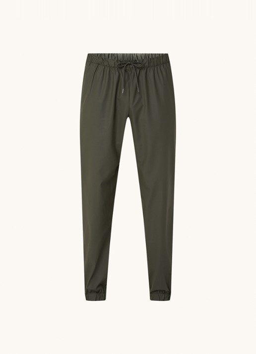 Rains Tapered fit joggingbroek met waterafstotende coating - voorkant 4 olijfgroen