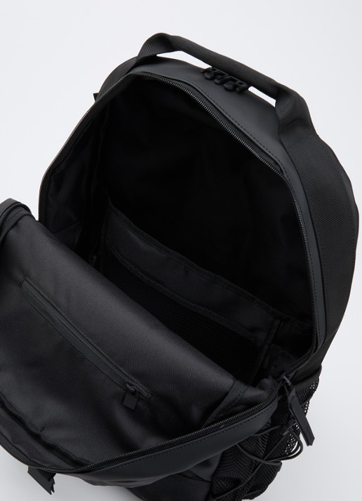 Rains Trail Clip rugzak met 16 inch laptopvak - detail 2 zwart