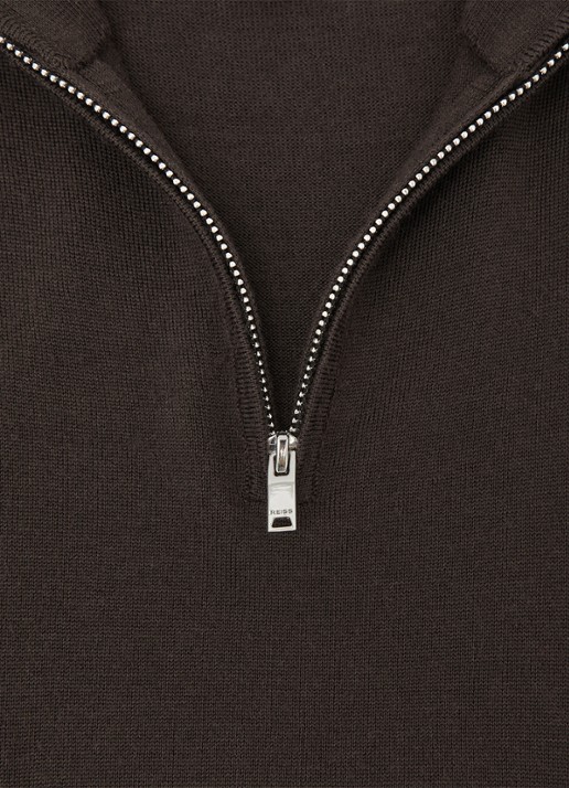 Reiss Blackhall fijngebreide trui met polokraag - detail 4 chocoladebruin