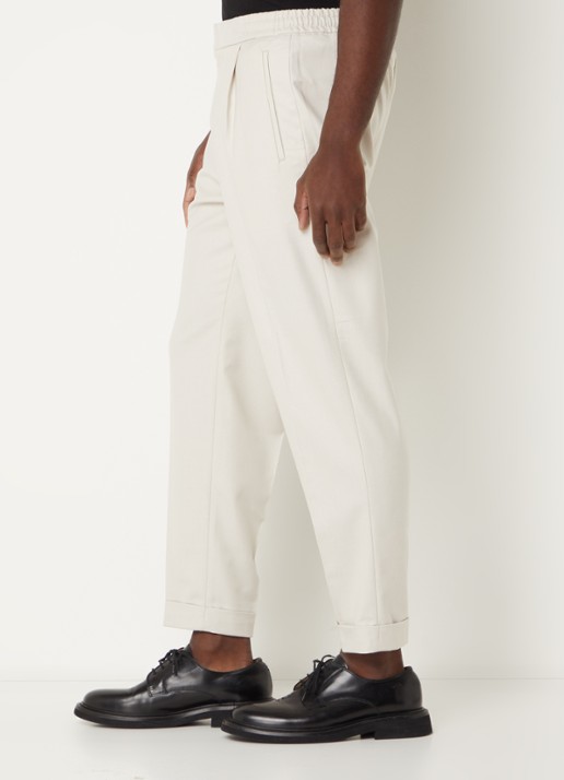 Reiss Brighton tapered fit chino met steekzakken - detail 5 creme
