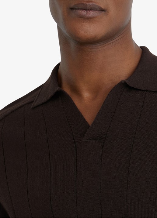 Reiss Chelmsford ribgebreide polo van wol  - detail 2 chocoladebruin