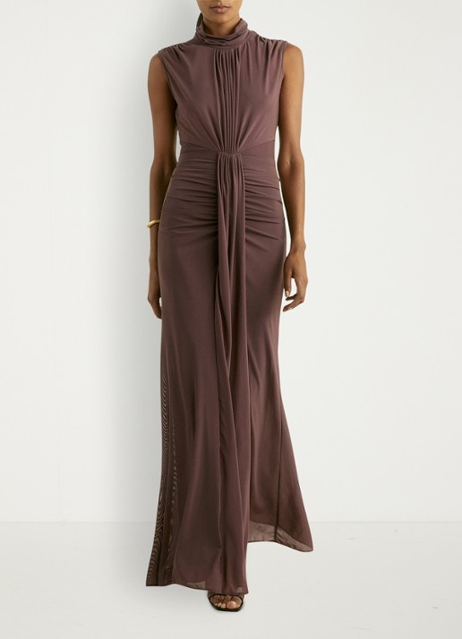 Reiss Daniella maxi jurk met halve col en plooidetail  - voorkant 2 bruin
