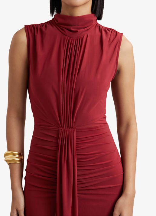 Reiss Daniella maxi jurk met halve col en plooidetail  - detail 5 bordeauxrood