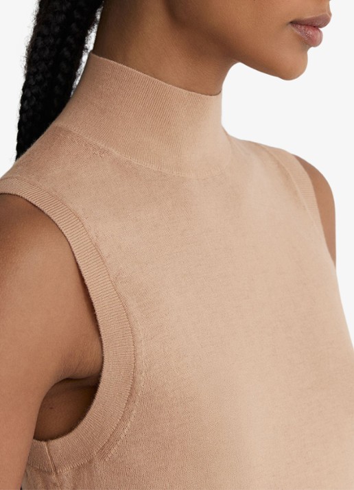 Reiss Evelyn mouwloze top in merino wolblend - detail 2 camel