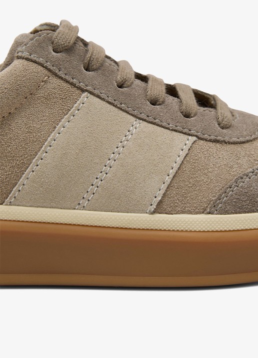 Reiss Lizzie sneaker van suède - detail 3 taupe