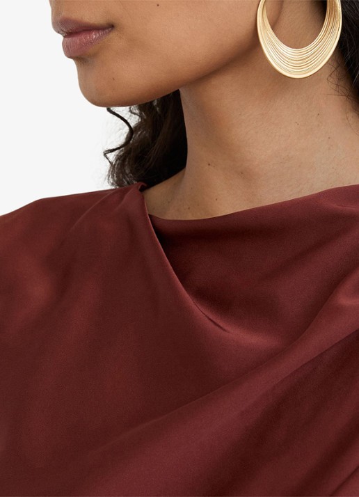 Reiss MABEL midi jurk van satijn met ruches  - detail roestbruin