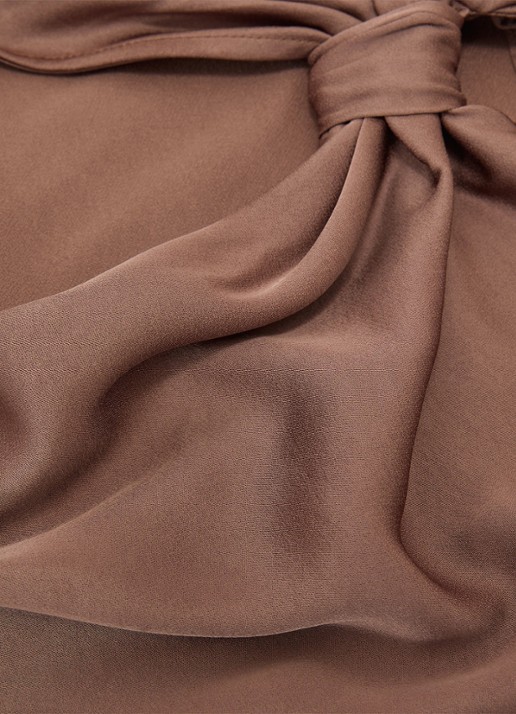 Reiss Paige maxi jurk met asymmetrische hals - detail 4 taupe