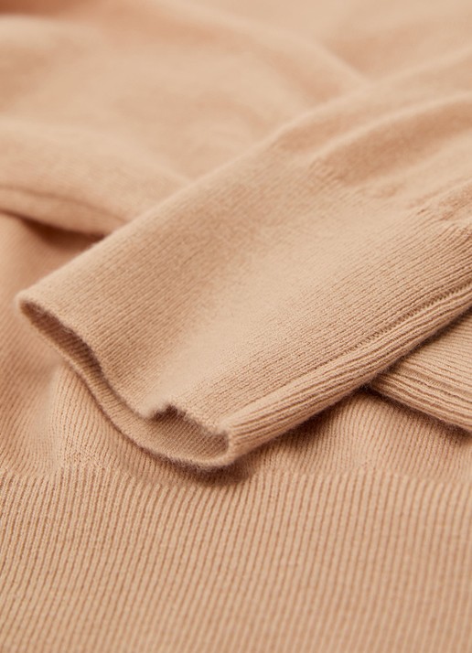 Reiss PARIS Ultra-Soft Merino Wool V-Neck Jumper - detail 7 camel