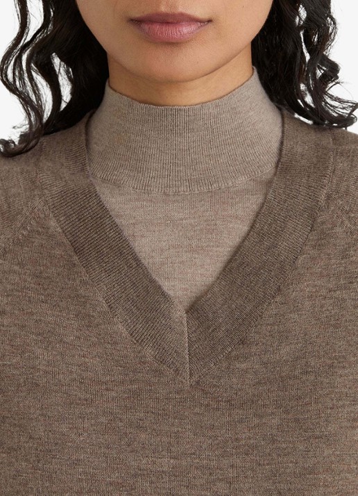 Reiss PARIS Ultra-Soft Merino Wool V-Neck Jumper - detail 3 zand