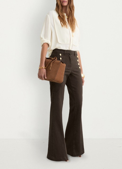 Reiss Petite Athena mid waist flared jeans met sierknopen  - voorkant 2 bruin