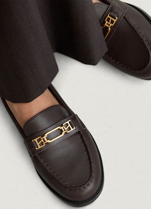 Reiss Rita loafer van suède - detail chocoladebruin