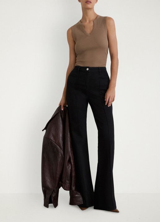 Reiss Thena top met V-hals - voorkant 2 beige