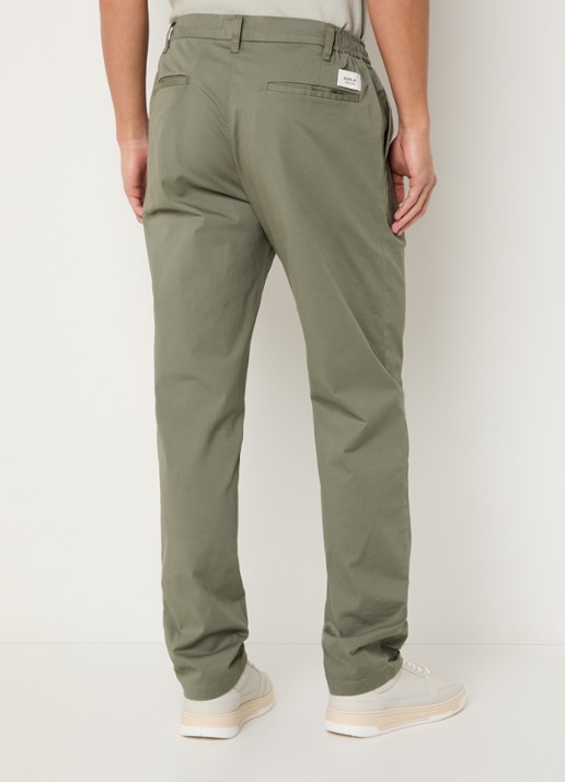 Replay Adhann tapered fit chino met steekzakken - achterkant 5 olijfgroen