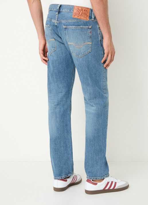 Replay Deryck straight leg jeans met steekzakken - achterkant lichtblauw