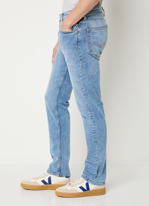 Replay Grover slim fit jeans met medium wassing - detail 2 lichtblauw