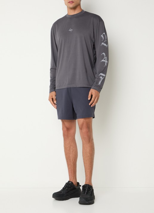 Represent 247 long sleeve met logo- en backprint - voorkant 4 antraciet