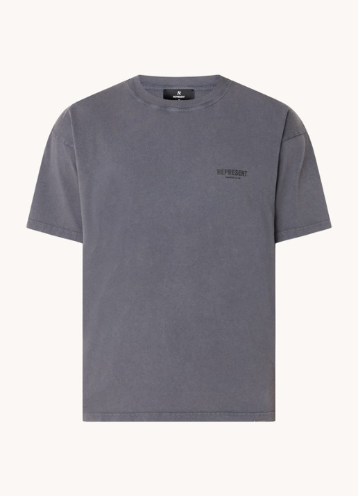 Represent Owners Club T-shirt met logo- en backprint - voorkant antraciet