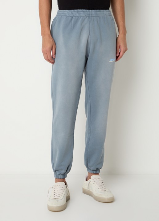Represent Patron Of The Club tapered fit joggingbroek met verwassen afwerking en steekzakken - detail 3 staalblauw