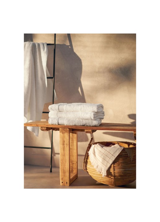 Rituals Super Smooth badhanddoek 550 gr/m² - 70 x 140 cm - voorkant 2 gebroken wit