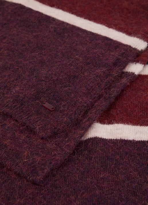 River Woods Sjaal in alpaca wolblend 190 x 30 cm - detail 3 bordeauxrood