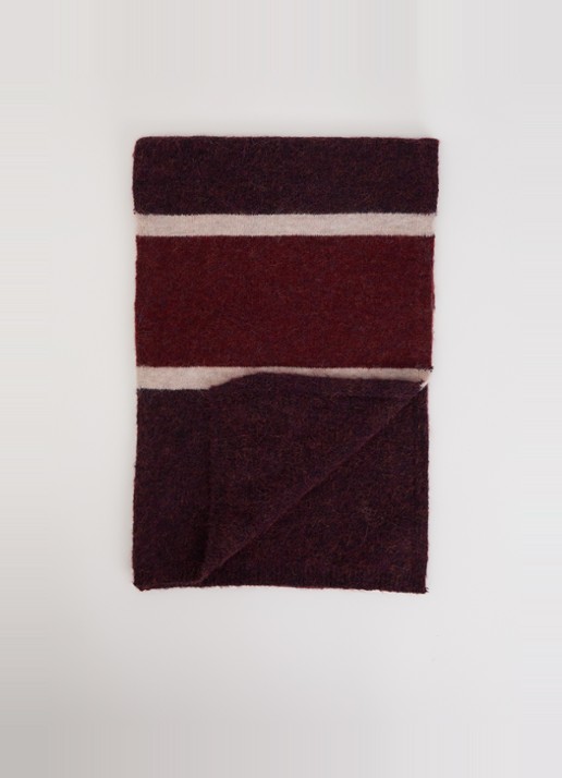 River Woods Sjaal in alpaca wolblend 190 x 30 cm - voorkant bordeauxrood