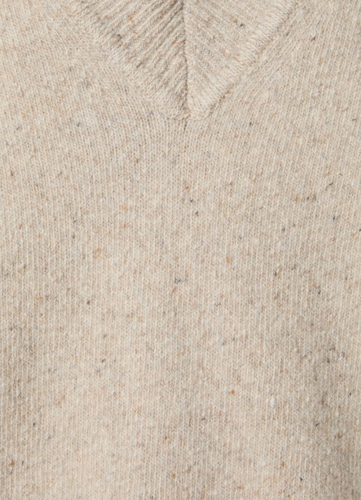 Róhe Classic grofgebreide oversized pullover in kasjmierblend met V-hals - detail 2 khaki