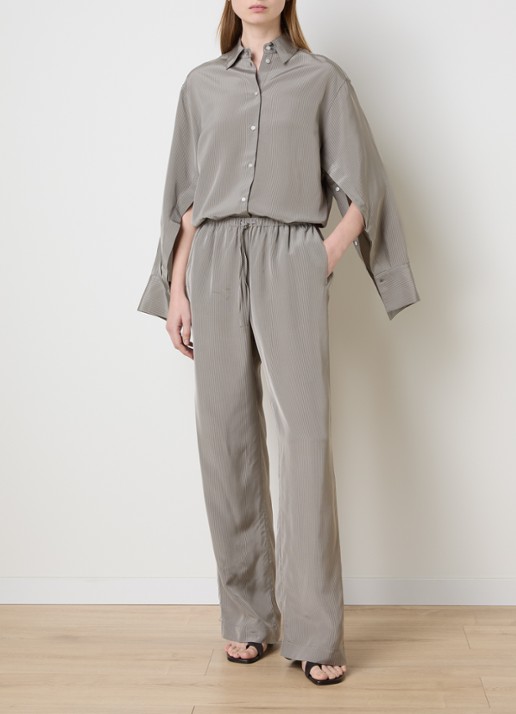 Róhe High waist straight fit pantalon van satijn met streepprint - voorkant 2 lichtgrijs