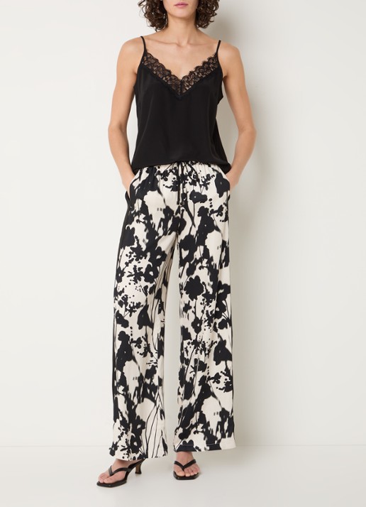 Rosner Studio High waist loose fit broek met print - voorkant 3 vanillegeel