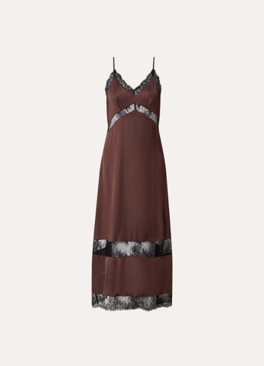 ROUGE EDIT Roulace maxi jurk van satijn met details van kant - voorkant 2 bruin