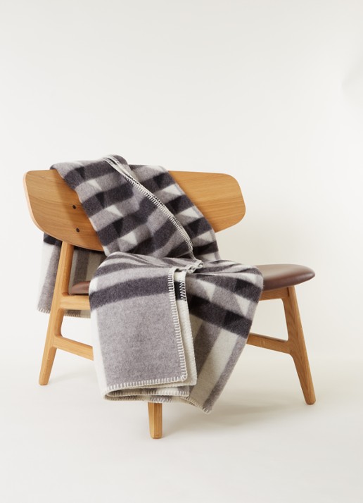 Røros Tweed Kvam plaid van lamswol 135 x 200 cm - voorkant 3 zwart