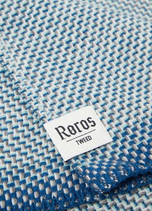 Røros Tweed Una plaid van lamswol 150 x 200 cm - detail donkerblauw