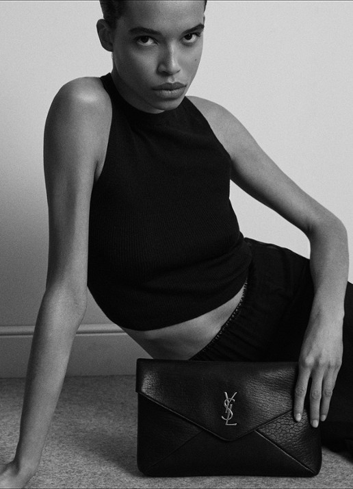 Saint Laurent Cassandre Large clutch van lamsleer - detail 5 bronsgroen