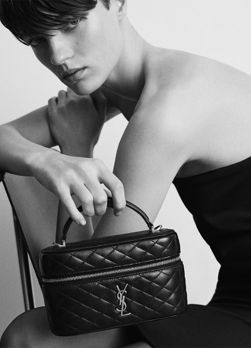 Saint Laurent Gaby Vanity handtas van lamsleer - detail 2 oudroze
