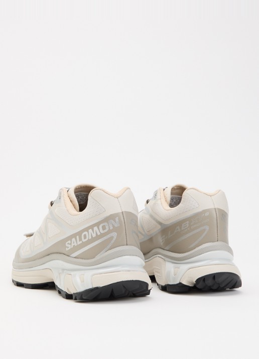 Salomon XT-6 sneaker met mesh details en metallic finish - achterkant beige