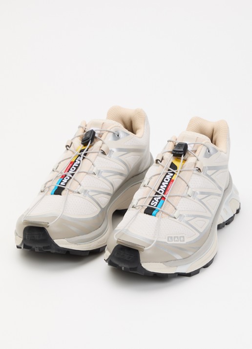 Salomon XT-6 sneaker met mesh details en metallic finish - detail 3 beige