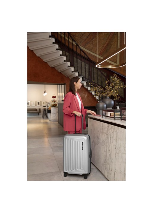 Samsonite Nuon vergrootbare spinner 75 cm - voorkant 2 zilver
