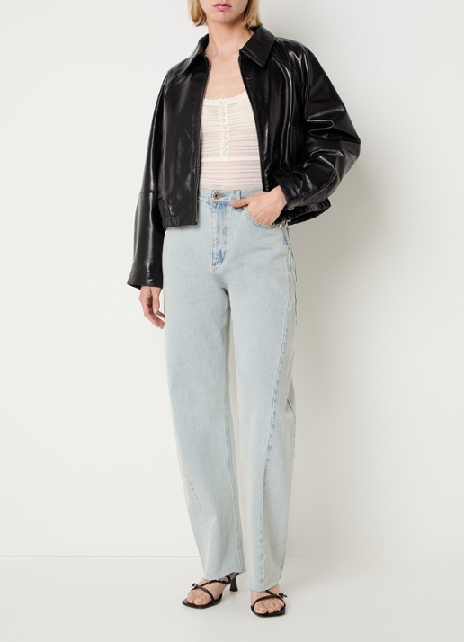 Sandro Cropped jack van lamsleer met steekzakken - voorkant 3 zwart