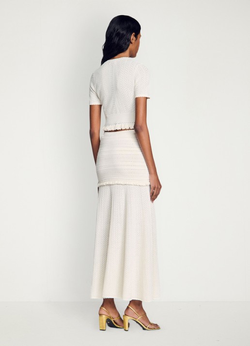 Sandro Fijngebreide crop top met opengewerkt dessin en knoopdetail - achterkant beige