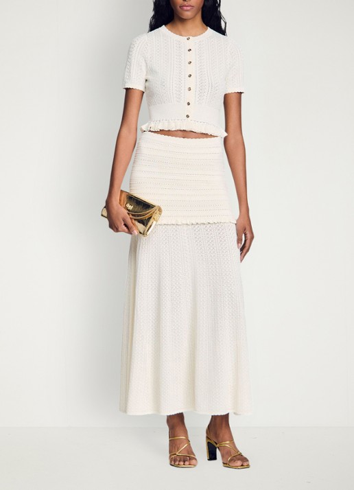 Sandro Fijngebreide crop top met opengewerkt dessin en knoopdetail - voorkant 6 beige