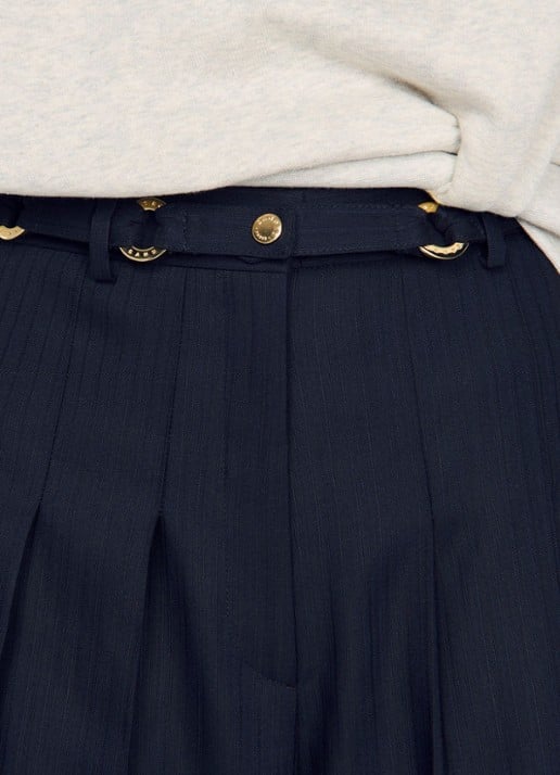 Sandro High waist loose fit korte broek met plooien en afneembare riem - detail 3 blauw
