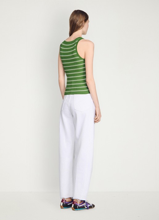 Sandro Ribgebreide tanktop in zijdeblend met streepprint en decoratie - achterkant groen