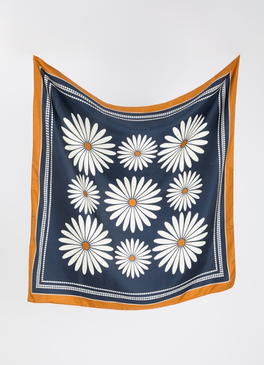Sandro Sjaal van zijde met bloemenprint 90 x 90 cm - detail 2 donkerblauw