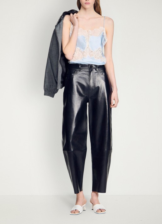 Sandro Top met details van kant - voorkant 6 lichtblauw
