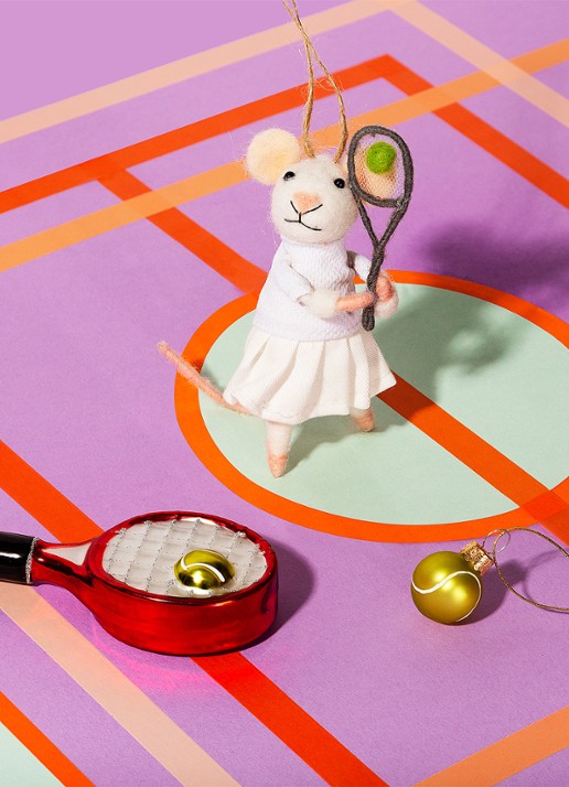 Sass & Belle Tennis Muis kersthanger 13 cm - detail 2 wit
