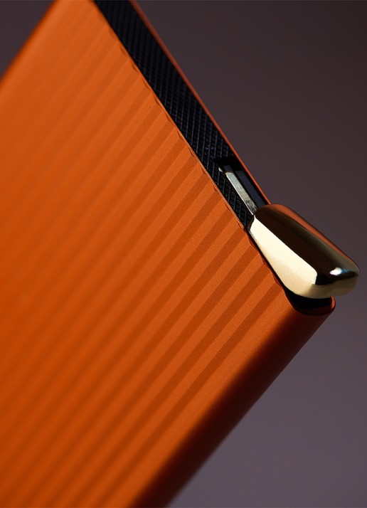 Secrid Cardprotector+ pasjeshouder van aluminium - detail 3 oranje