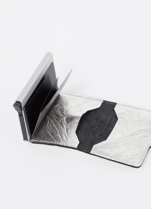 Secrid Miniwallet pasjeshouder van leer met metallic finish - voorkant 2 zilver