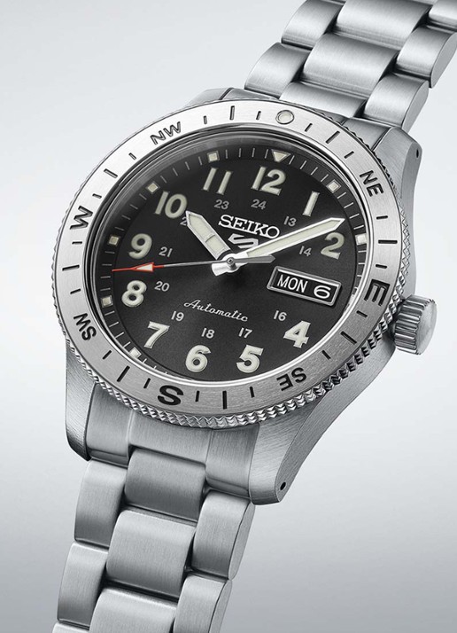 Seiko 5 Sports Field horloge HDB006K1 - detail zilver