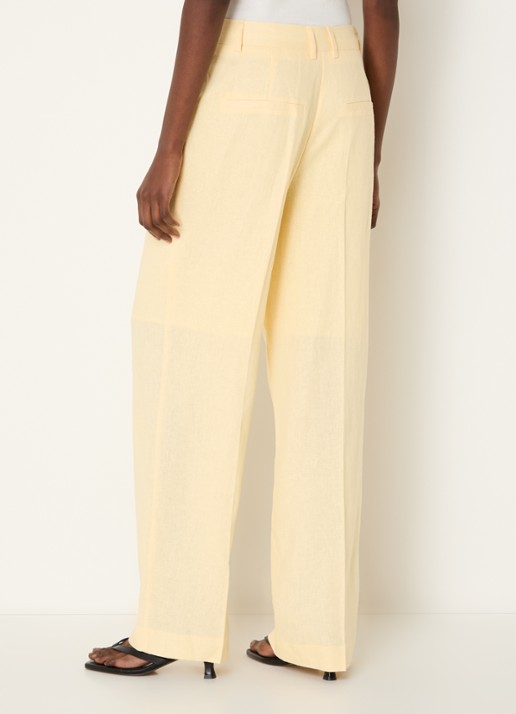 Selected Marlie high waist straight fit pantalon in linnenblend met paspelzakken - achterkant 3 lichtgeel