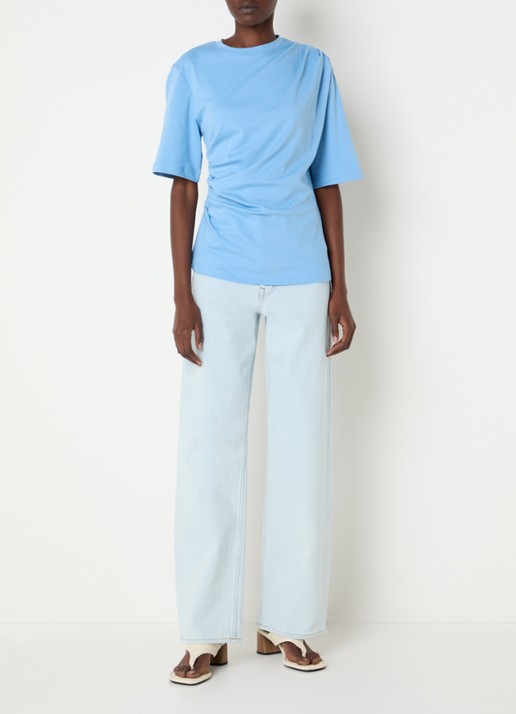 Selected Oline T-shirt met plooidetail en asymmetrische zoom - voorkant 3 lichtblauw